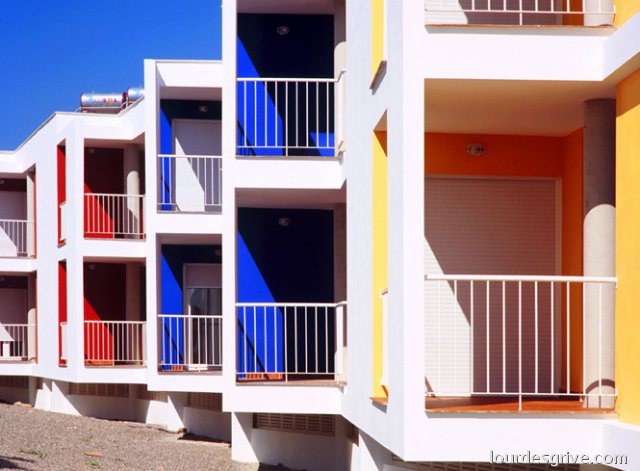 Edifici Parchis (IVABI) Formentera.F.X.Pallejà-S.Roig arquitectes