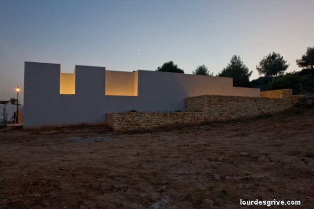 Civic center -Santa Agnès de Corona-MO; Marc tur & Oriol Batchelli architects.Ibiza