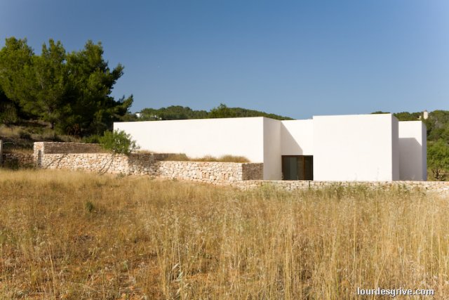 Civic center -Santa Agnès de Corona-MO; Marc tur & Oriol Batchelli; architects.Ibiza
